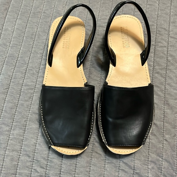 Kenneth Cole Sandals - Picture 1 of 5